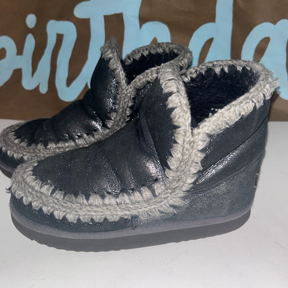 Mou boots size 8